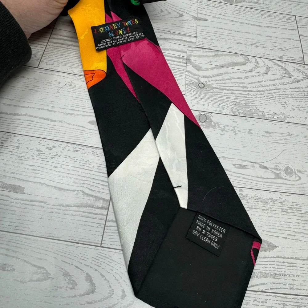 Looney Tunes Tie Men's Polyester‎ Black Cartoon Characters All Over Print VTG